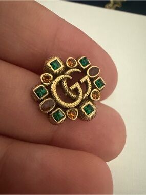Brand new beautiful Gucci rhinestone earrings comes with gift bag